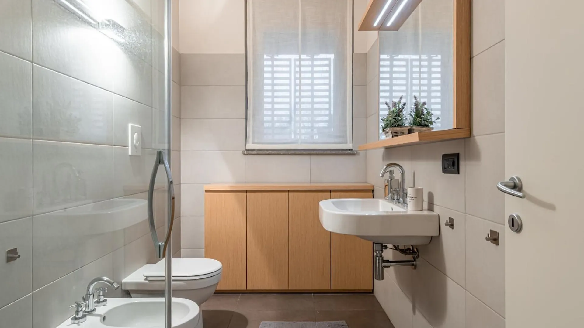Cozy Apartment - Parking - Pool - Sauna - Gym -Spa Milano Italien
