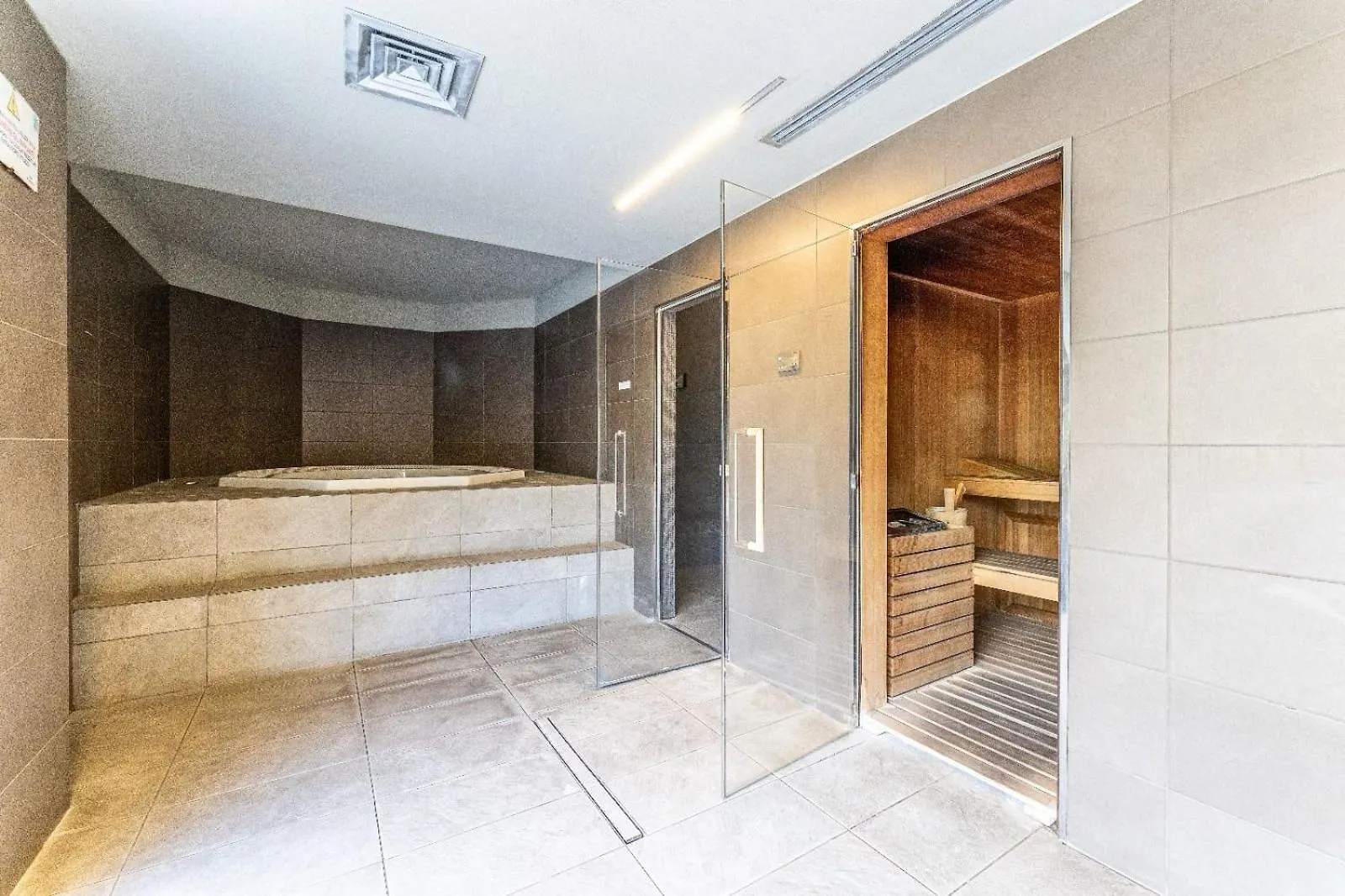 Cozy Apartment - Parking - Pool - Sauna - Gym -Spa ミラノ